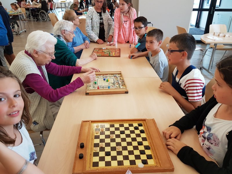 jeu de société 18 mois